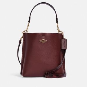 Mollie Bucket Bag 22 - Coach